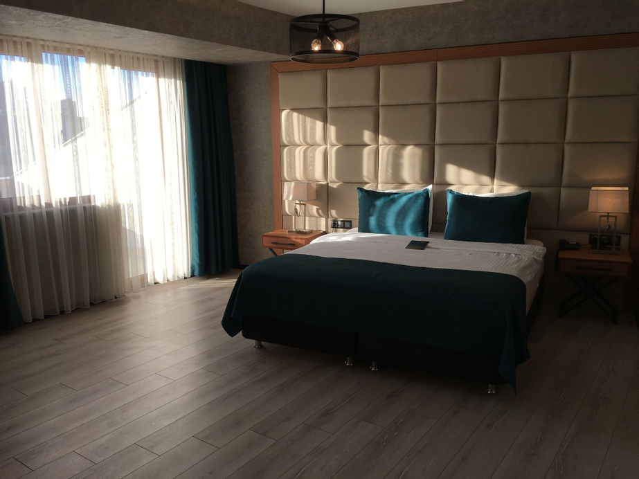 Grand Vaves Otel, Merkez