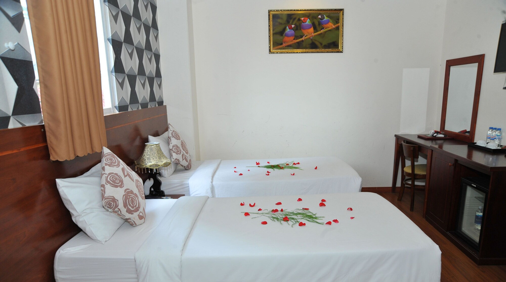 Queen Central Hotel, Quận 1