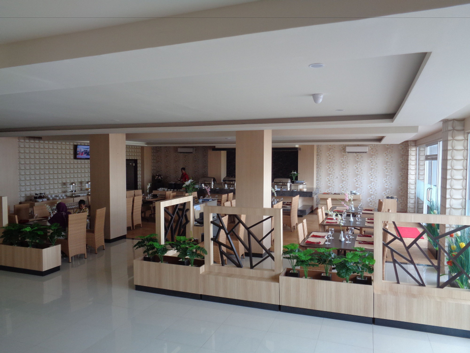 Grand Dian Slawi, Tegal