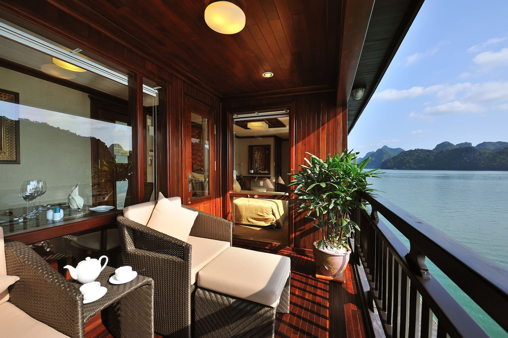 Paradise Peak Cruise, Hạ Long