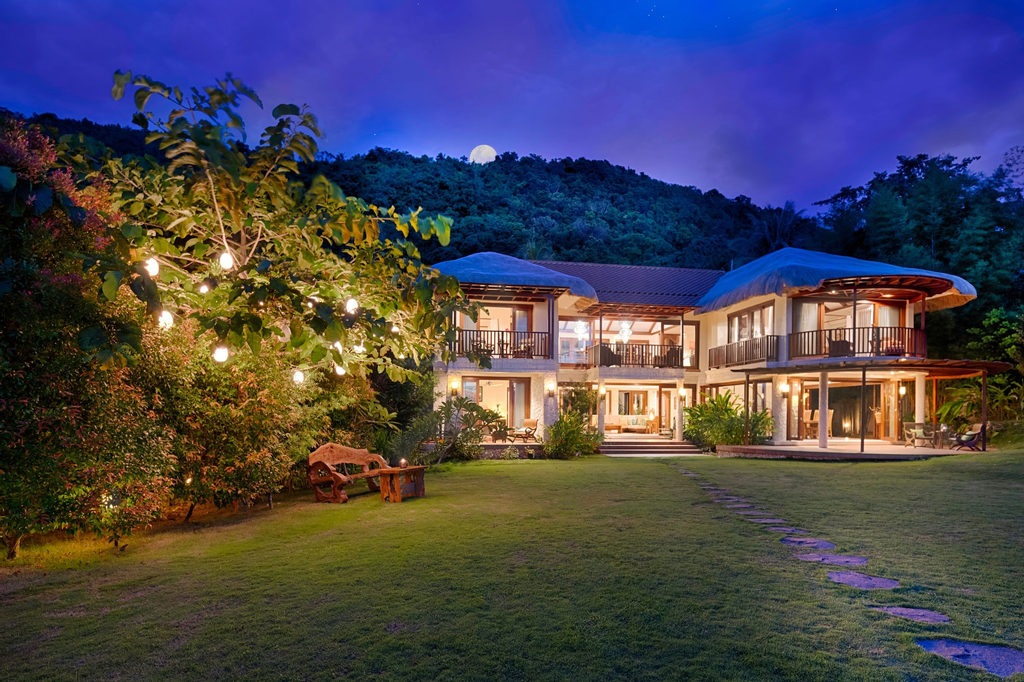 Pure Shores Villa, Guindulman