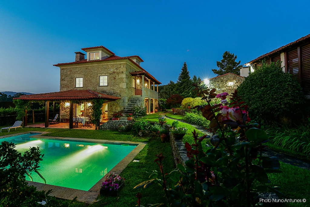 Villa With 3 Bedrooms in Fragoso, With Wonderful Mountain View, Privat, Barcelos