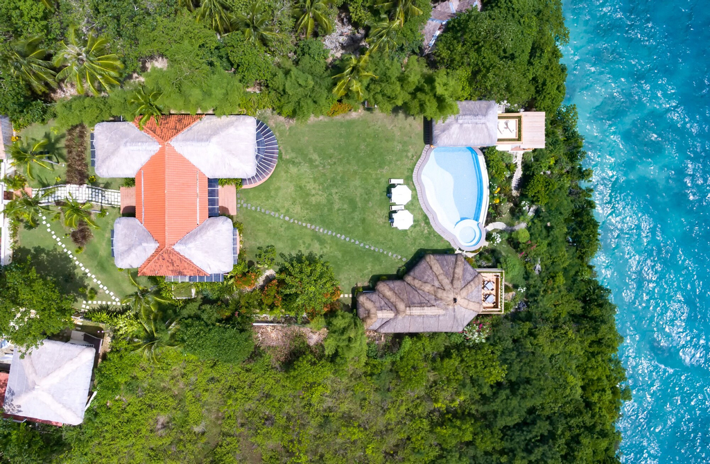 Pure Shores Villa, Guindulman
