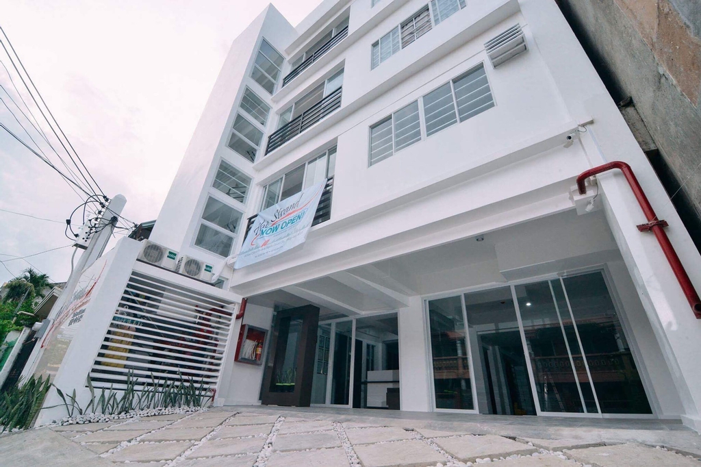 The Strand Suites and Dormitel, Davao City