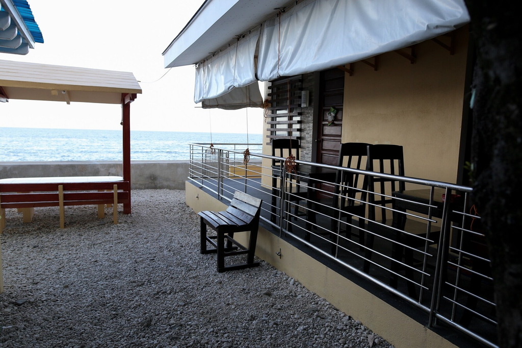 Luzmin BH - Beachfront Cottages, Oslob