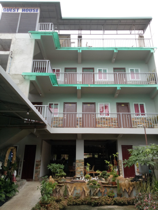 First Baby Bytes Guest House, Lazi