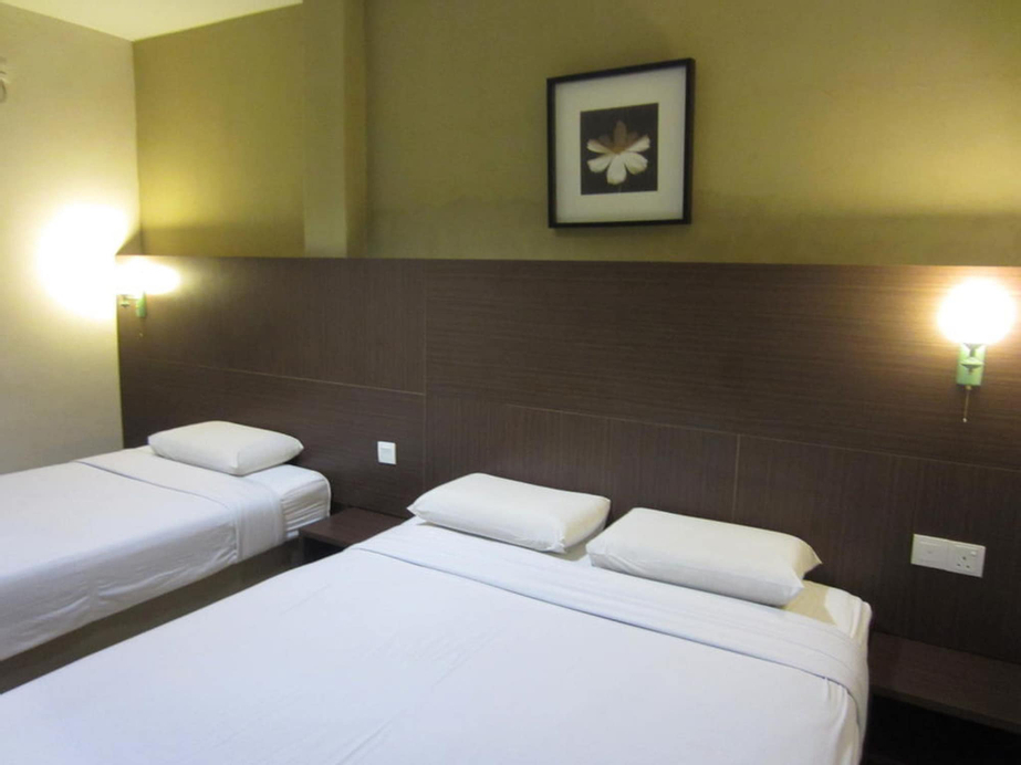 Radiant Hotel, Manjung