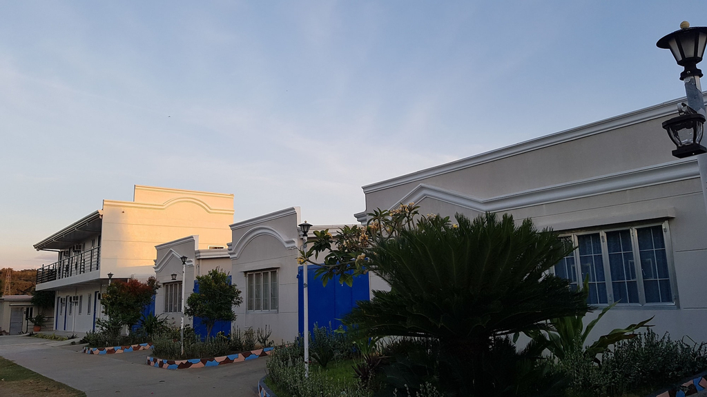 SHORESTOP INN AND RESTAURANT, Pasuquin
