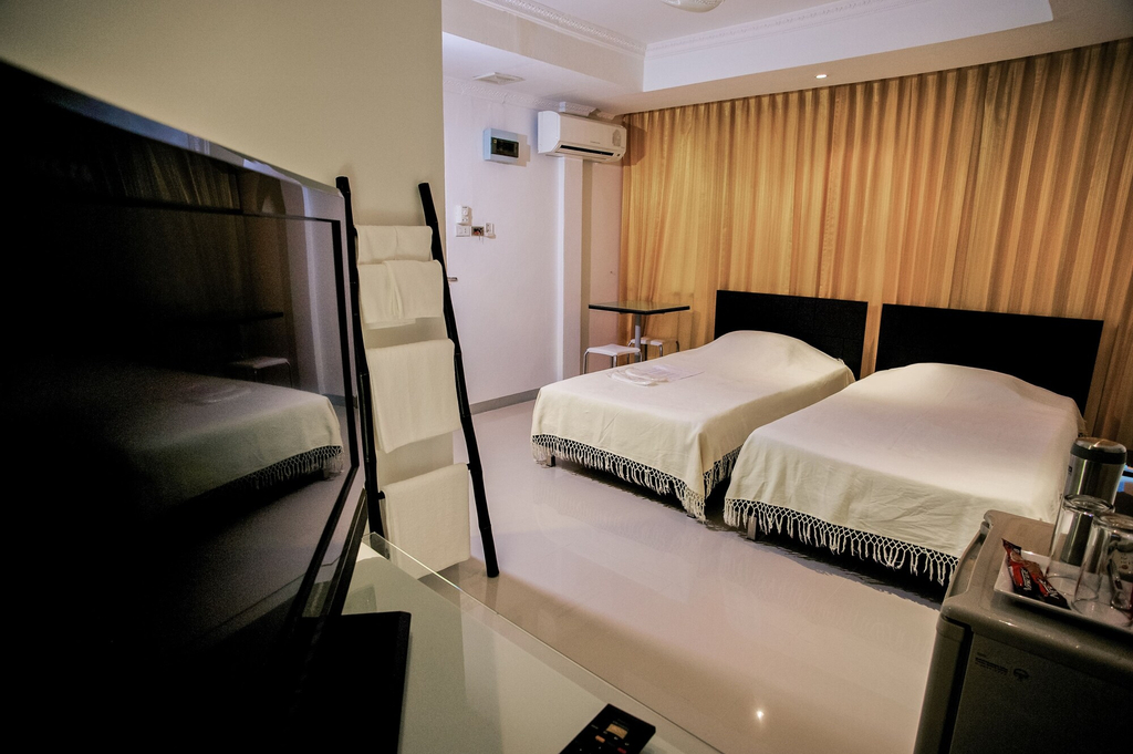 Prince House, Wattana