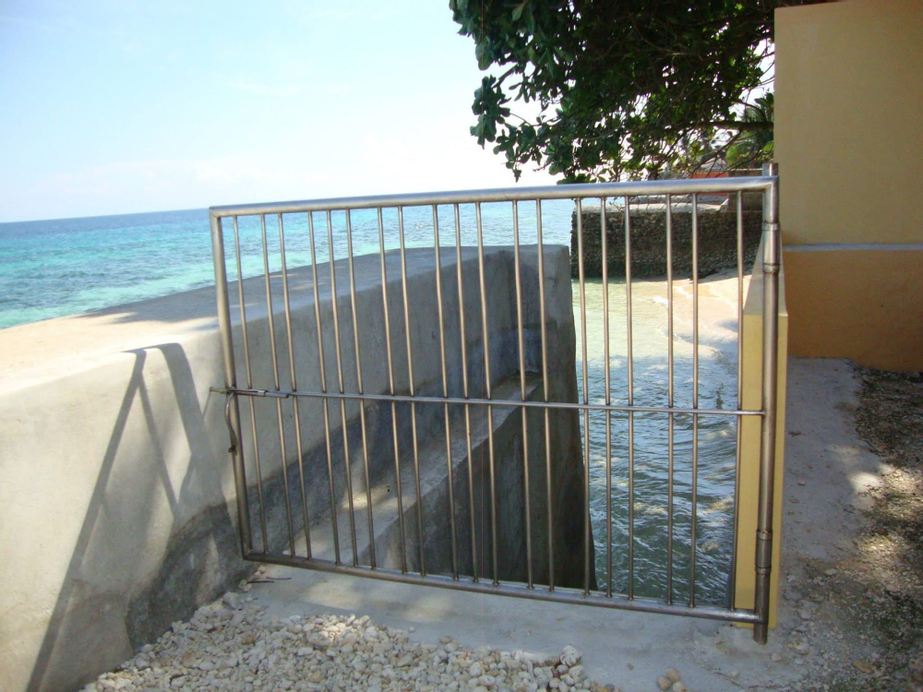 Luzmin BH - Beachfront Cottages, Oslob