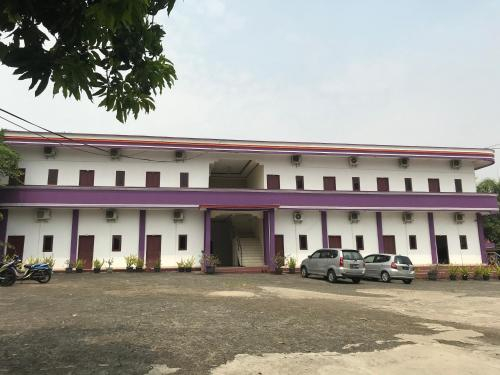 Harga Hotel Danau Indah Kalimalang Nasi