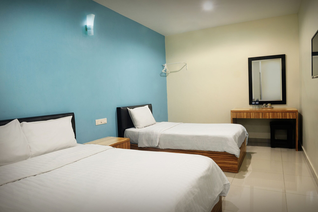 Brezza Hotel, Manjung