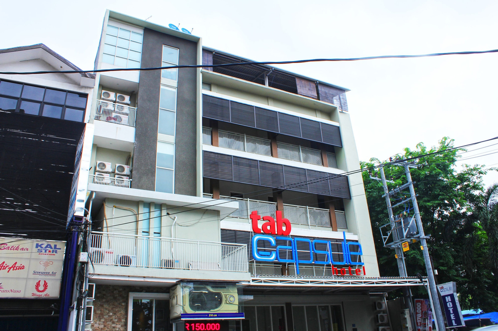 Tab Capsule Hotel - Kayoon Surabaya, Surabaya