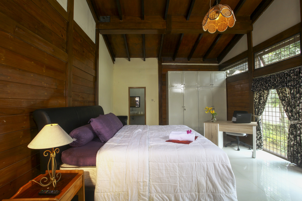 Villa Yaputra Puncak 4BR 8-persons, Bogor