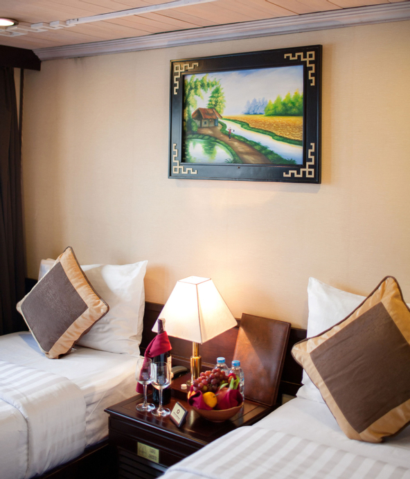 Apricot Premium Cruise, Hạ Long