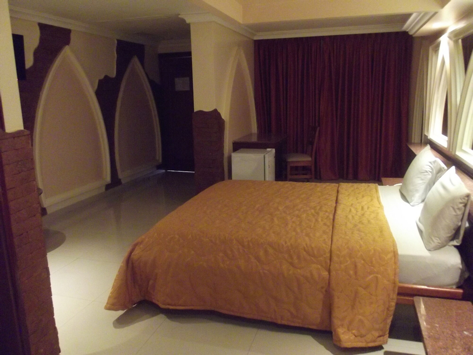 Hotel Plaza Mayor, Libertador