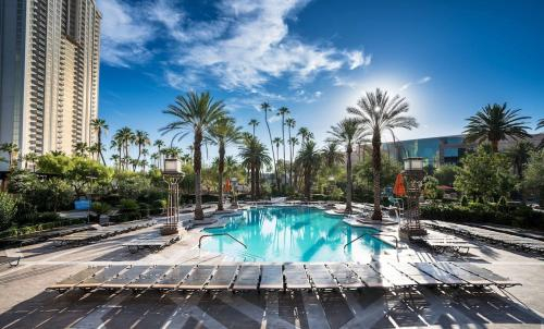 MGM Grand Hotel & Casino, Clark