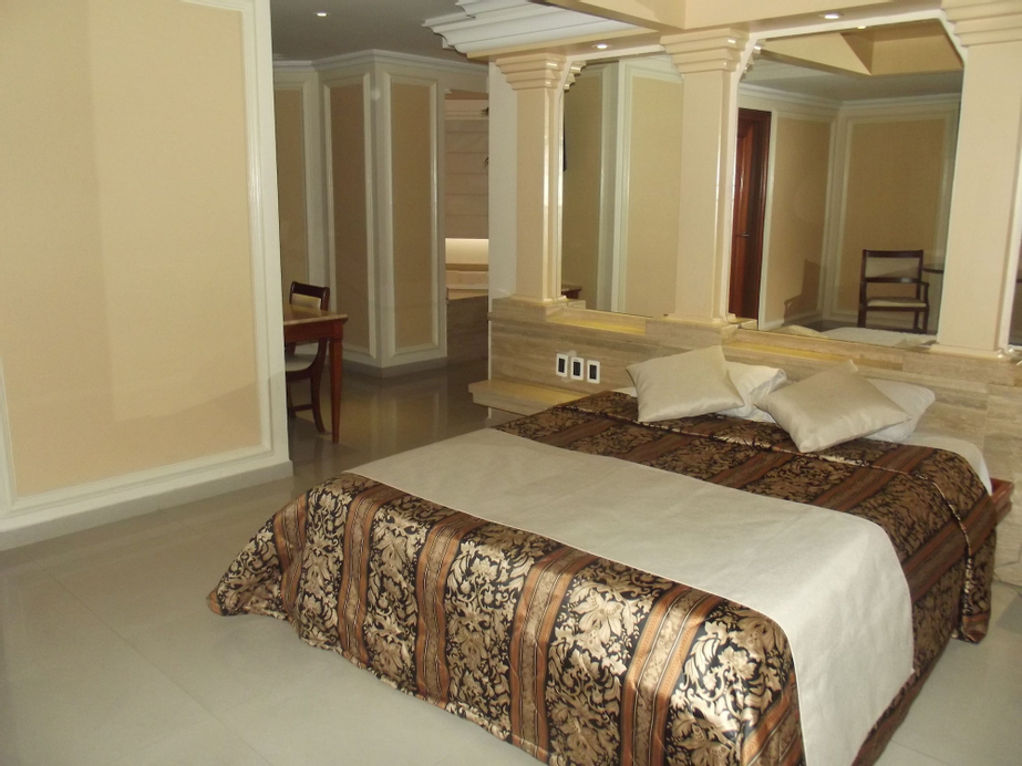 Hotel Plaza Mayor, Libertador