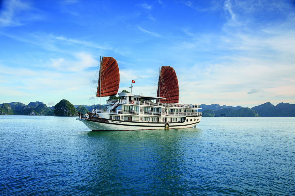 Apricot Premium Cruise, Hạ Long