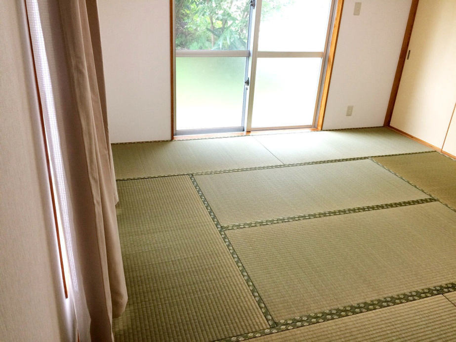 PENSION HIMAWARI, Onna