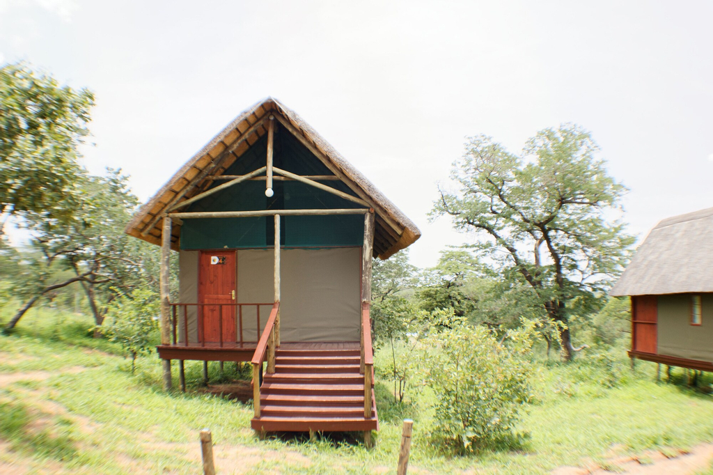 Lion Roars Lodge, Chobe