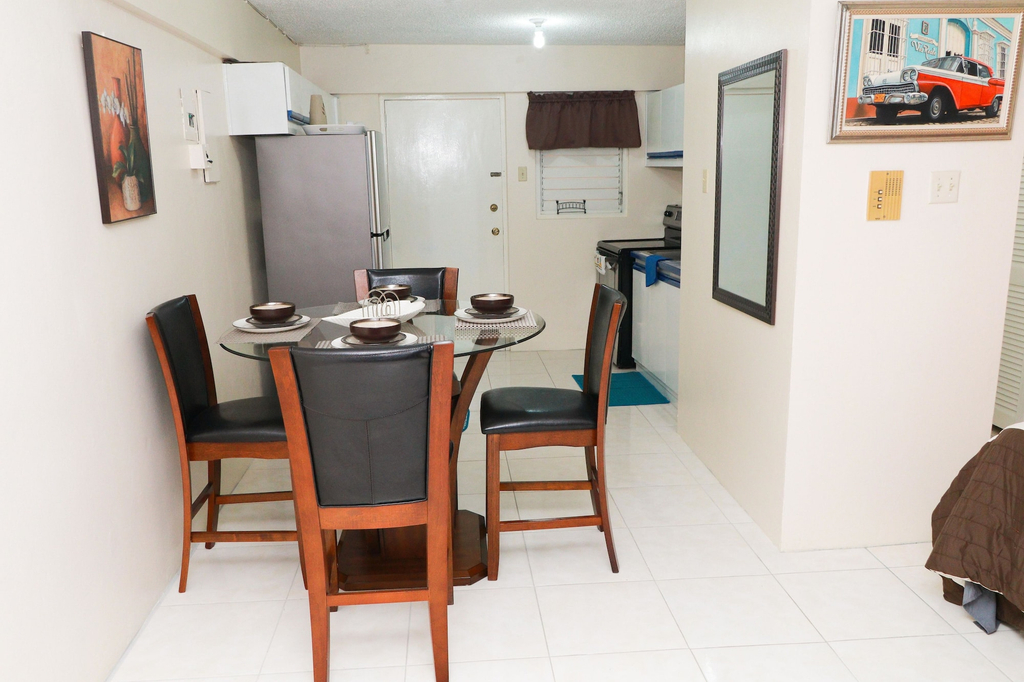 Kensington 212 Suite,