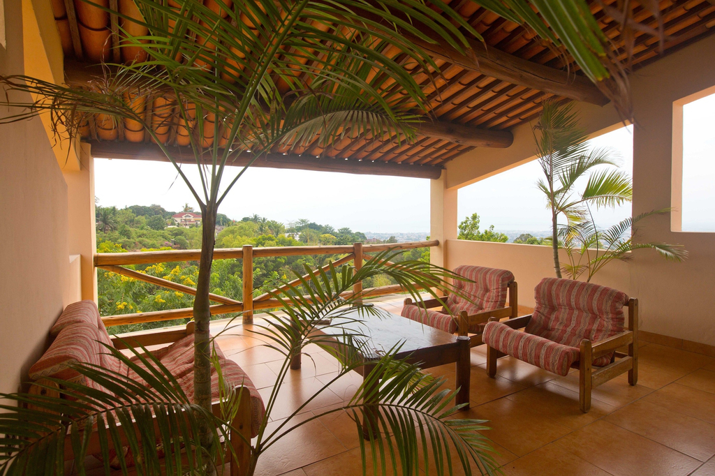 Goodlife Residence, Roherero