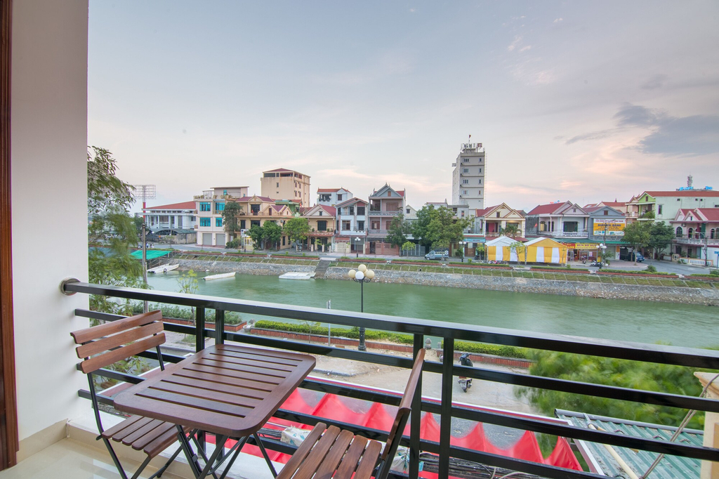 Au Lac Bar & Hostel, Đồng Hới