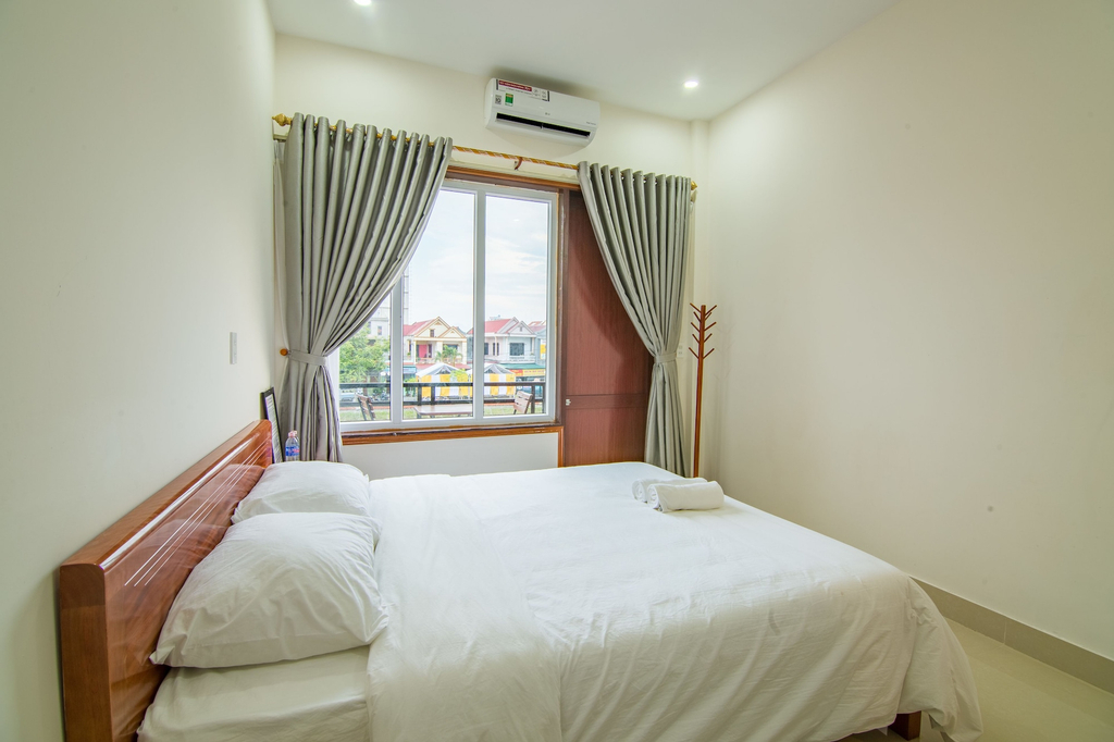 Au Lac Bar & Hostel, Đồng Hới