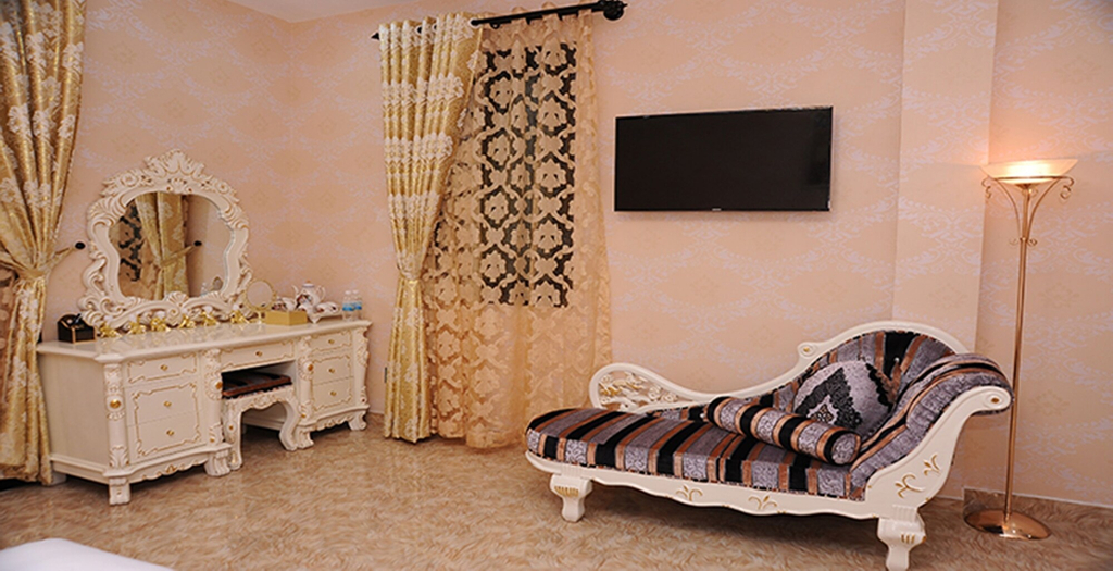 Bezel Hotel, Sơn Trà
