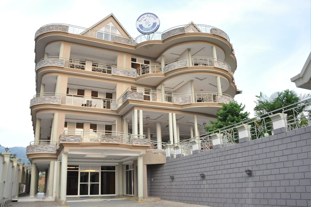 New Agena Hotel, Roherero