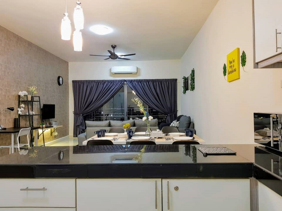 Puchong 8-12 pax Cozy Apartment IOI, Kuala Lumpur