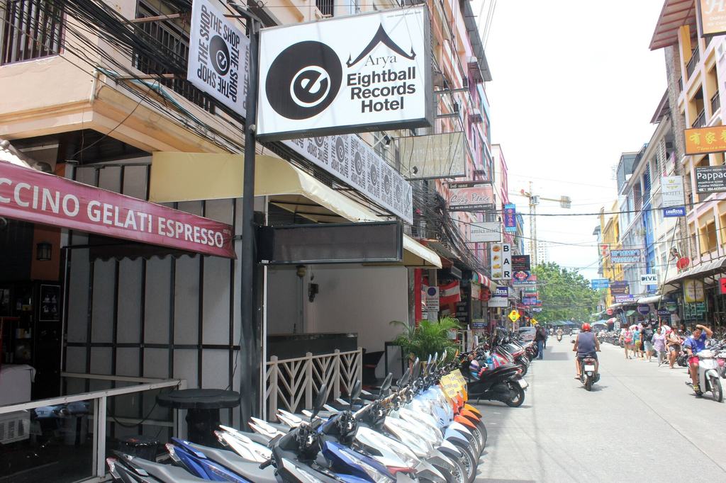 Arya Eightball Records Hotel, Pulau Phuket