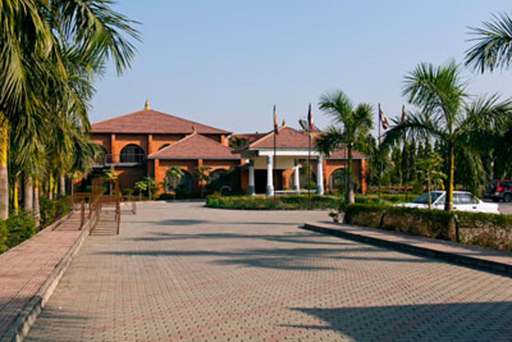 Hotel Lumbini Garden New Crystal, Lumbini