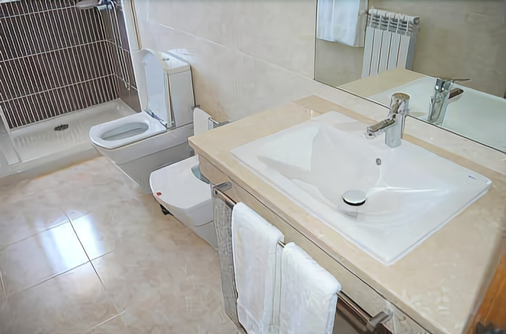 Hotel Encostas de Nantes, Chaves