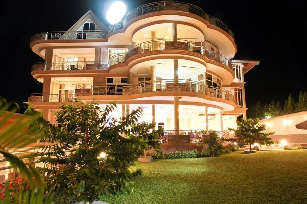 New Agena Hotel, Roherero