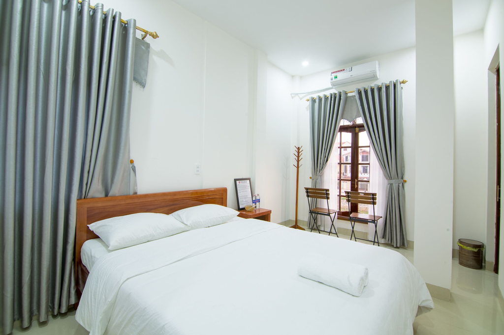 Au Lac Bar & Hostel, Đồng Hới