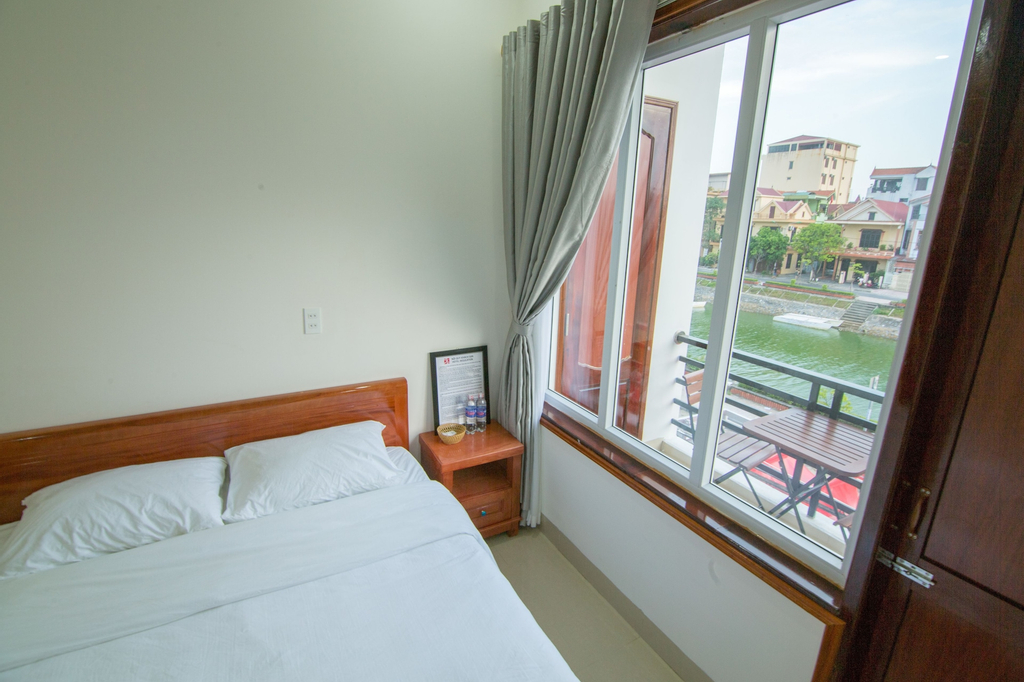 Au Lac Bar & Hostel, Đồng Hới