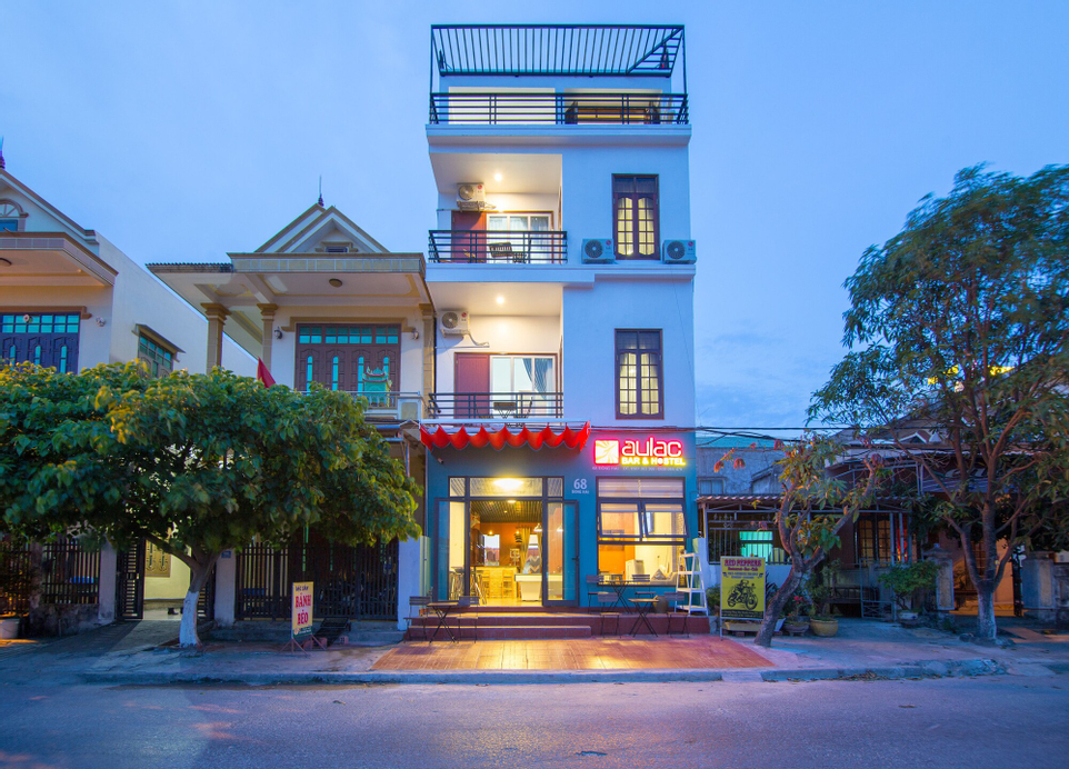 Au Lac Bar & Hostel, Đồng Hới