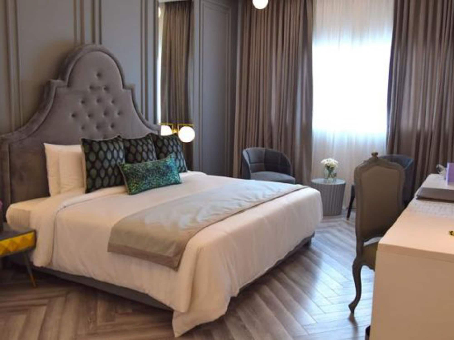 Nishat Hotel Johar Town, Lahore