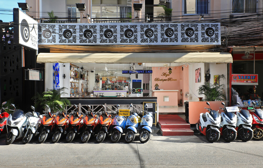 Arya Eightball Records Hotel, Pulau Phuket