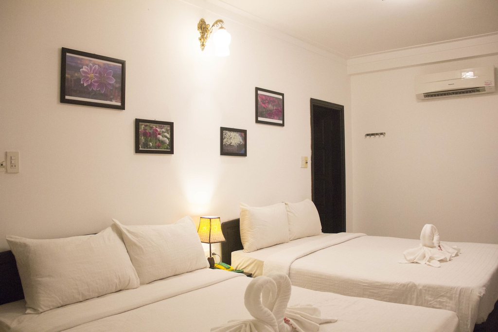 Charming Riverside Hotel, Huế