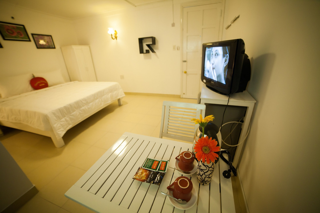 Charming Riverside Hotel, Huế
