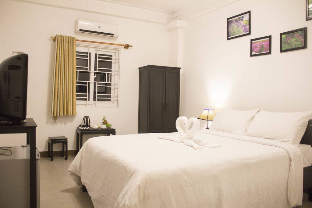 Charming Riverside Hotel, Huế