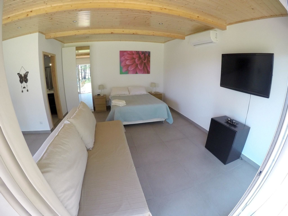 Studio in Serra do Bouro, With Pool Access, Enclosed Garden and Wifi -, Caldas da Rainha