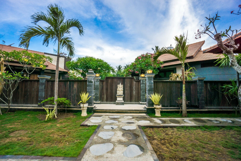 Baruna Frangipani Lembongan, Klungkung