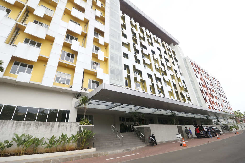 RedDoorz Apartment near Summarecon Mall Serpong, Tangerang