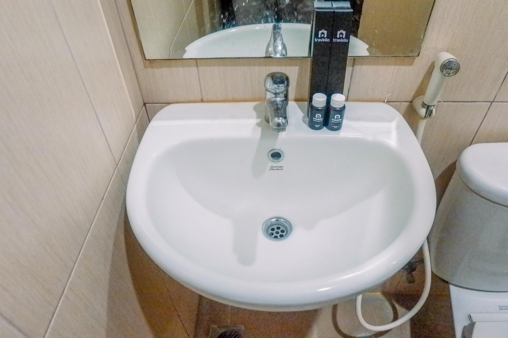 Cozy Living Studio Room Apartment at Tamansari Papilio By Travelio, Surabaya