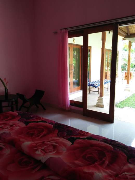 Memes House Backpacker, Buleleng