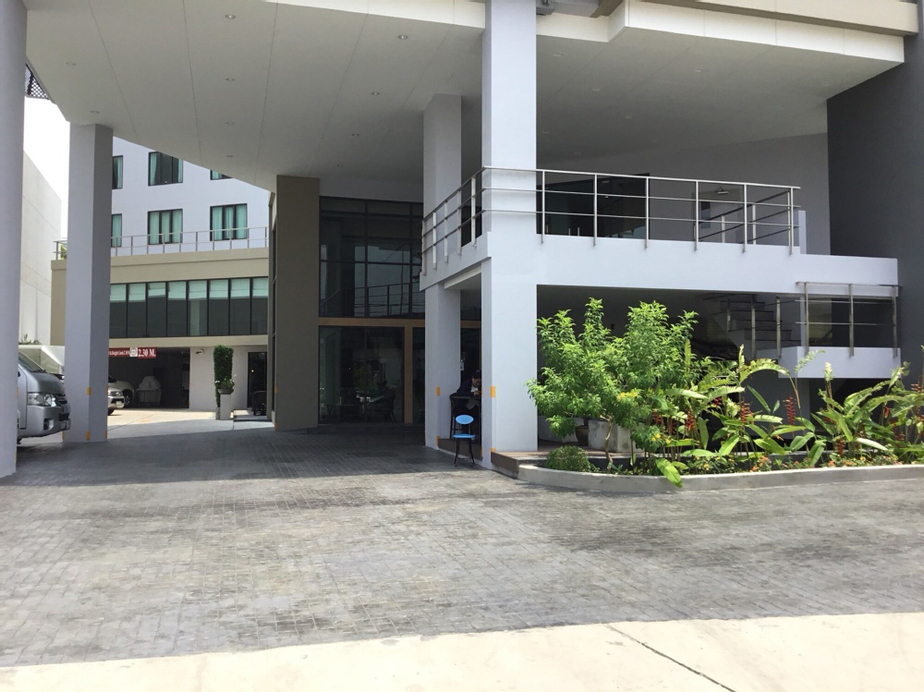 Bella B Hotel, Bang Kruai